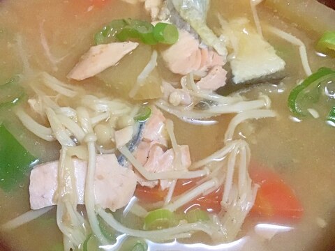 鮭の味噌かす汁。